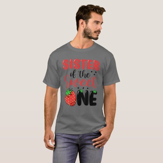 Zuster van de zoete aardbei 1e geboorte t-shirt (Voorkant volledig)