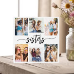 Zusters 6 Fotocollage Keepsake Gift Fotoplaat<br><div class="desc">Vier het zusterschap met de Zusters 6 Fotocollage Keepsake Gift Plaque. Deze gepersonaliseerde plaquette heeft een prachtig gerangschikte collage van zes gekoesterde foto's, die samen onvergetelijke momenten vastleggen. Gemaakt van hoogwaardige materialen, is het perfect om op een bureau, plank of muur weer te geven. Het oprechte ontwerp voegt een liefdevolle...</div>