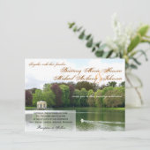 Zwaan bruiloft uitnodiging met groene bomen en mee (Staand voorkant)