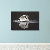 Zwaan en reflecties canvas afdruk (Insitu (Houten vloer))