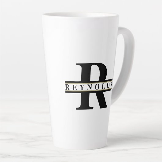 Zwaar gebold monogram en naam zwart/goud ID613 Latte Mok (Rechterhoek)