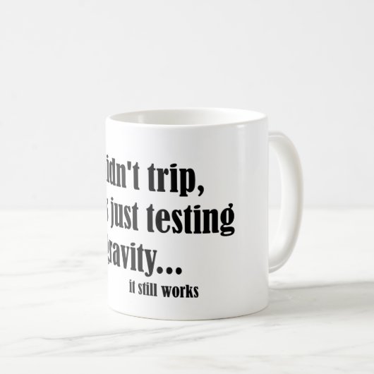 Zwaartekracht werkt koffiemok (Voorkant rechts)