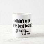 Zwaartekracht werkt koffiemok (Center)