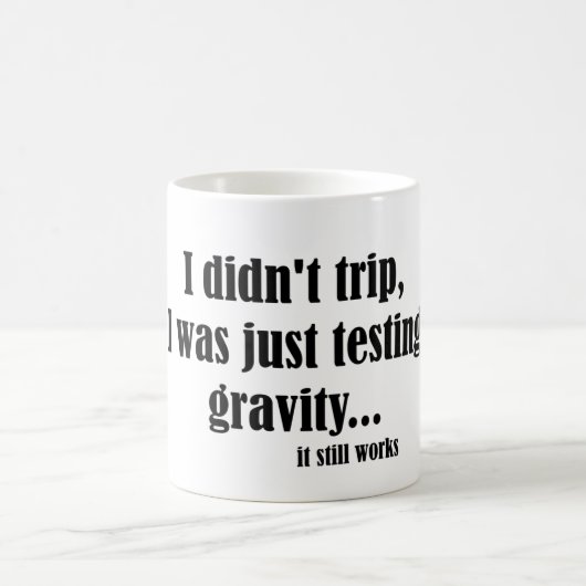 Zwaartekracht werkt koffiemok (Center)