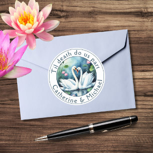 Zwanen in liefde Waterverf Lotus Lake bruiloft Ronde Sticker