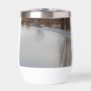 Zwanen opstijgen in vlucht Stemless Wine Tumbler
