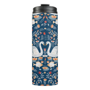 Zwanen, vissen, bloemen, volkspatroon. thermosbeker