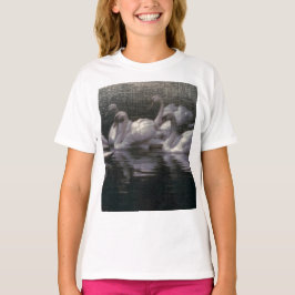 Zwanenmeer in het maanlicht t-shirt