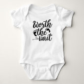 Zwanger-schapsaankondiging 'Worth The Wait' Romper (Voorkant)