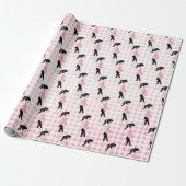 Zwangere moeder op roze gingham cadeaupapier (Uitgerold)