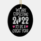 Zwangerschap Aankondiging 2022 Mam Papa om Baby te Keramisch Ornament (Rechts)