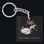 Zwangerschap Aankondiging Baby Sonogram Foto Sleutelhanger<br><div class="desc">Kan volledig worden aangepast aan uw behoeften. © Gorjo Design. Gemaakt voor je via het Zazzle platform. // Opmerking: de foto die wordt gebruikt is een placeholder slechts afbeelding. U zult met uw eigen foto moeten vervangen alvorens opdracht te geven tot/druk uit. Neem contact met me op als je hulp...</div>