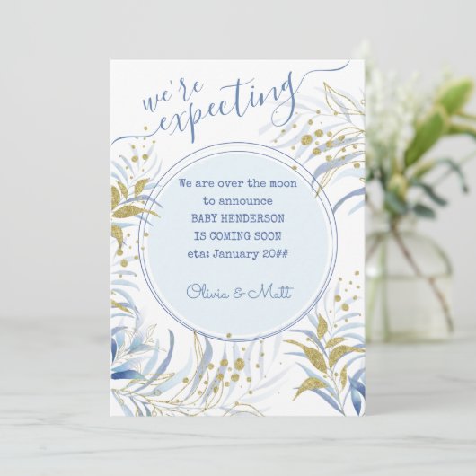 Zwangerschap op blauwe en goudvloed aankondiging (Staand voorkant)