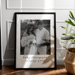 Zwangerschaps Aankondiging Schattige Binnenkort Ec Poster<br><div class="desc">Kondig het vreugdevolle nieuws van uw groeiende familie met onze schattige zwangerschapsaankondiging ultrasound poster, een hartverwarmend eerbetoon aan de opwinding en anticipatie van het verwelkomen van een nieuwe toevoeging. Baby Of het nu gaat om een aankondiging van een aanstaande mama, een zwangerschapsonthulling voor grootouders, of een lief gebaar voor de...</div>