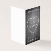 Zwangerschapsaankondiging in krijtbordstijl kaart (Buitenkant)