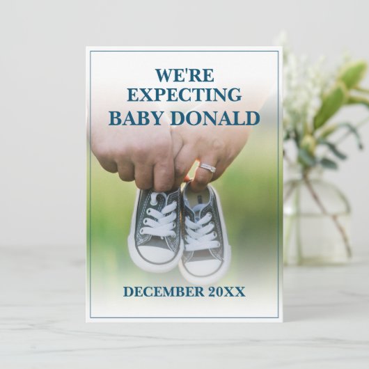 Zwangerschapsaankondiging met Baby Shoes (Staand voorkant)