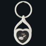 Zwangerschapsaankondiging Sonogram Mon to Be Heart Sleutelhanger<br><div class="desc">Schattigee manier om je zwangerschap aan te kondigen aan moeder/grootmoeder/vader/grootvader/peetvader/oom etc. Voeg je eigen sonogram afbeelding toe. // Gemaakt voor u via het Zazzle platform. // Opmerking: de gebruikte foto is alleen een afbeelding voor plaatsaanduidingen. U moet deze vervangen door uw eigen foto voordat u gaat bestellen/afdrukken. Als je hulp...</div>