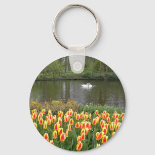 Zwans door een meer met tulpen, Keukenhof Sleutelhanger