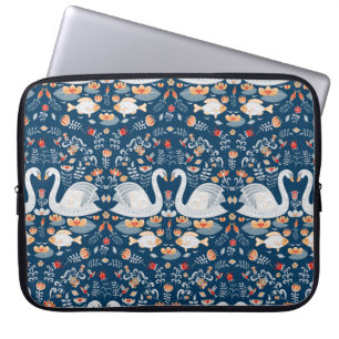 Zwans, vis, bloemen op een blauwe achtergrond. Dec Laptop Sleeve