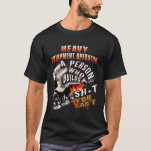 Zware apparatuurexploitant Een persoon die een roe T-shirt