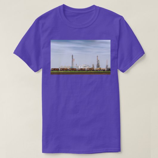 Zware industriefabriek met treintanks t-shirt (Design voorkant)