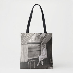 Zware vrouw die uit de raam1940 staart, vrouw, vin tote bag
