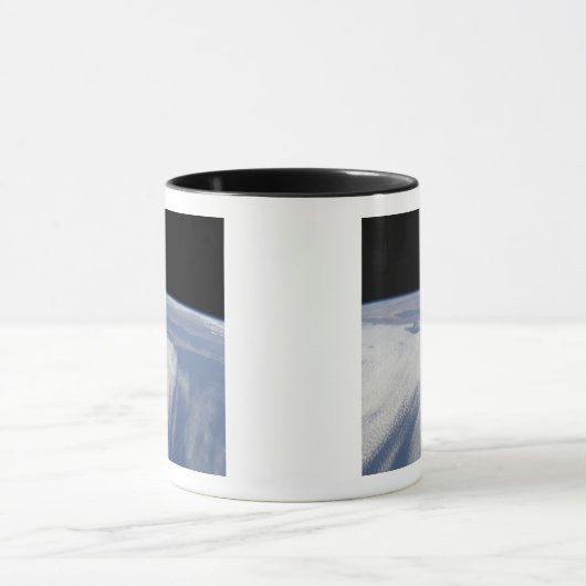 Zware wolkenkap over de Stille Oceaan Mok (Midden)