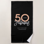 Zwart 50 en Fabulous Moderne 50ste Verjaardag Strandlaken<br><div class="desc">De woorden "50 and Fabulous" worden elegant geprononceerd met trendy typografie. Voel je vrij om de kleuren eenvoudig aan te passen via het bewerkingsmenu om te passen aan uw voorkeursschema. Vier uw vijftigste verjaardag in stijl met dit gepersonaliseerde ontwerp.</div>