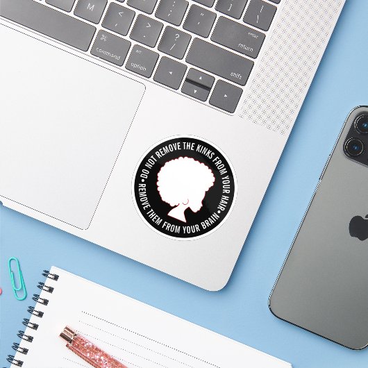 ZWART AFRO HAAR Inspirerend Marcus Garvey Quote Sticker (Laptop met iPhone)