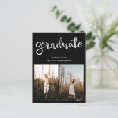 Zwart Afstuderen Elegant Script | Afstudeerder twe Aankondigingskaart (Staand voorkant)