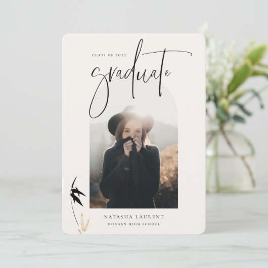 Zwart Afstuderen met scriptportret  in bijlage Fot Aankondiging (Staand voorkant)