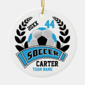 Zwart, Baby Blauw en Wit Personaliseer Voetbal ⚽ Keramisch Ornament (Voorkant)