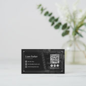 Zwart Barbershop Stoel Social media QR Code Visitekaartje (Staand voorkant)