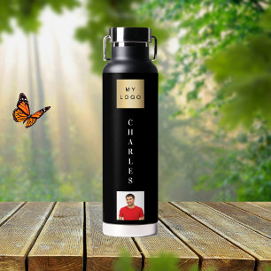 Zwart bedrijf logo naam foto waterfles