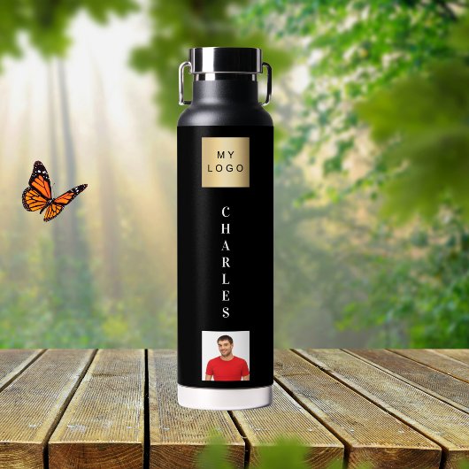 Zwart bedrijf logo naam foto waterfles