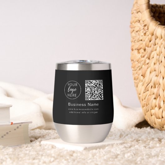 Zwart bedrijfslogo en QR-code (Woonkamer (Gedraaid) )