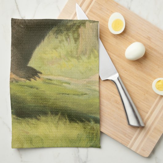 Zwart Beer dat op een boomstam steekt Theedoek (Quarter Fold)