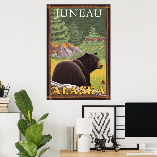 Zwart Beer in de bosbouw - Juneau, Alaska Poster (Thuiskantoor)