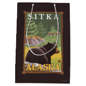 Zwart Beer in de bosbouw - Sitka, Alaska Medium Cadeauzakje (Achterkant)