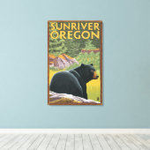 Zwart Beer in de bosbouw - Sun River, Oregon Canvas Afdruk (Insitu (Houten vloer))