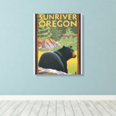 Zwart Beer in de bosbouw - Sun River, Oregon Canvas Afdruk (Insitu (Houten vloer))