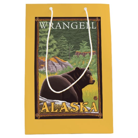 Zwart Beer in de bosbouw - Wrangell, Alaska Medium Cadeauzakje (Voorkant)