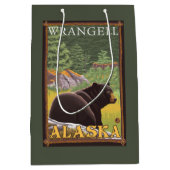 Zwart Beer in de bosbouw - Wrangell, Alaska Medium Cadeauzakje (Voorkant)
