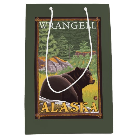 Zwart Beer in de bosbouw - Wrangell, Alaska Medium Cadeauzakje (Voorkant)