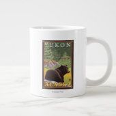 Zwart Beer in de bosbouw - Yukon, Alaska Grote Koffiekop (Rechts)