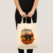 Zwart Beer in Herfstbos Tote Bag (Voorkant (product))