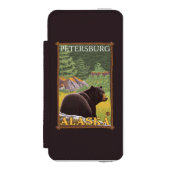 Zwart Beer in het bos - Petersburg, Alaska Incipio iPhone Portemonnee Hoesje (Voorkant Agenda)