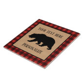 Zwart Beer op een rood en zwart speldenmodel op ma Tegeltje (Zijkant)