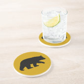 Zwart Beer Silhouet - Aangepaste achtergrondkleur Zandsteen Onderzetter (Zijkant)