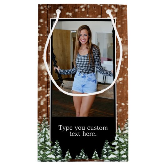 Zwart besneeuwd hout & bos dennen verjaardag foto klein cadeauzakje (Achterkant)